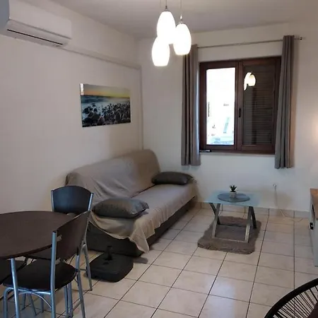Apartment Seafront 20 Meters From The Sea *
