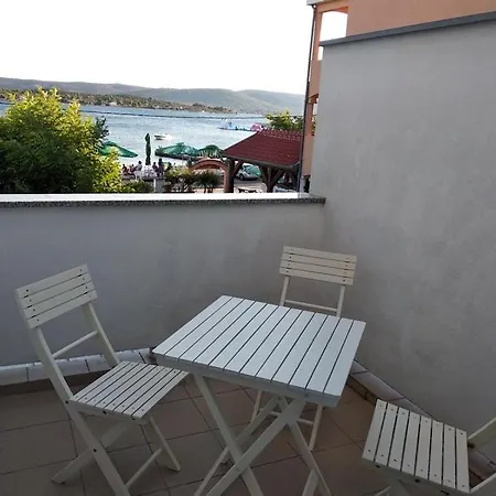 Apartment Seafront 20 Meters From The Sea Turanj