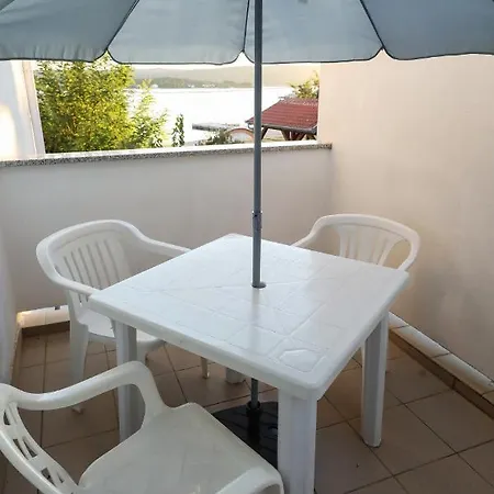 Apartment Seafront 20 Meters From The Sea Turanj