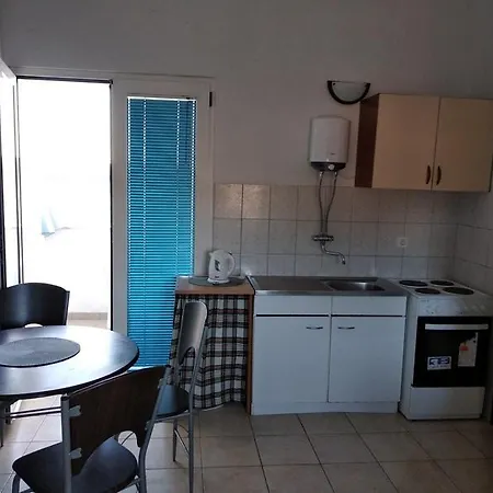 Apartment Seafront 20 Meters From The Sea Turanj