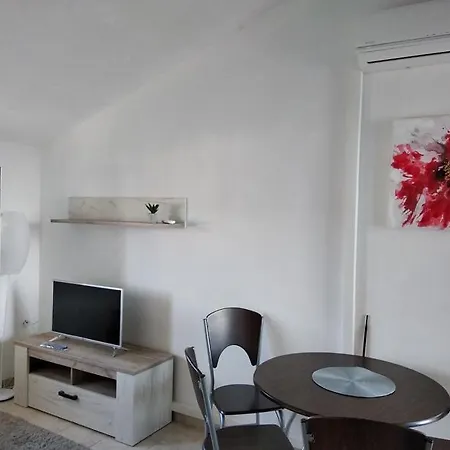 Apartment Seafront 20 Meters From The Sea *